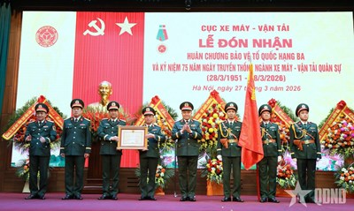 View - 	Cục Xe máy - Vận tải đón nhận Huân chương Bảo vệ Tổ quốc hạng Ba